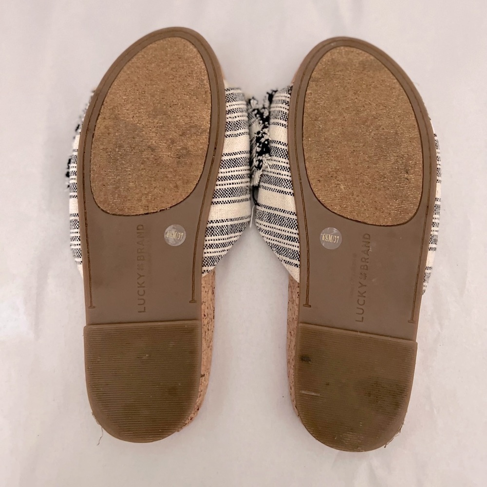 𐙚⋆˚✿˖° Lucky Brand Slide Sandal 𐙚⋆˚✿˖° - Picture 6 of 7